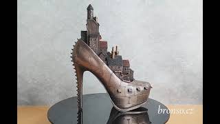 Steampunková bota – vesnice na vysokém podpatku, Veronese WU76936