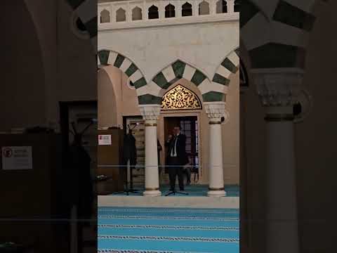 Ezani i akshamit në Xhaminë e Namazgjasë në Tiranë, nga Rexhep ef. Qerkezi.