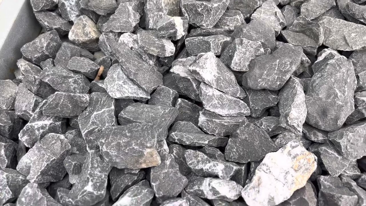 Мраморная крошка чёрная 20-40 мм