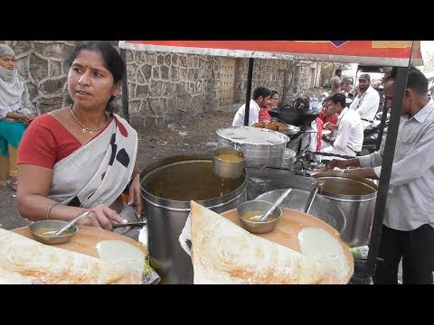 Indian Mother Selling - World Cheapest Dosa 10 rs Only ($ 0 14) - Street Food India (Maharashtra)
