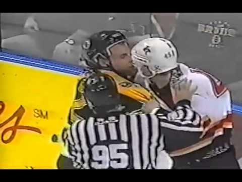 Hockeyfighters.cz  PJ Stock vs Brad Ference.wmv
