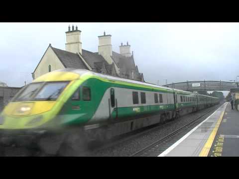 Irish Rail 201 loco 217 + mk4 set 4005 passes Kildare