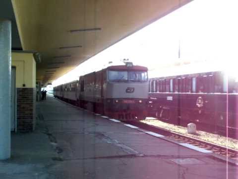 749 256 na čele R 1247 - rozjezd  Praha Smíchov - 9.10.2010.
