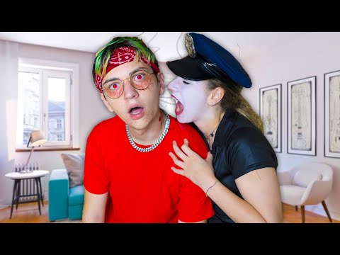 THE VAMPIRE POLICEWOMAN BITES CRAZIES🧛‍♀️