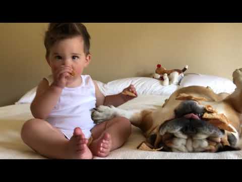 Eat first, talk later Mama 😂