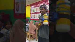 Download lagu Viral Funny Message from Bogor Singer #viralvideo #fypシ゚viral #fyp #fypage#pengamenbogor # mp3