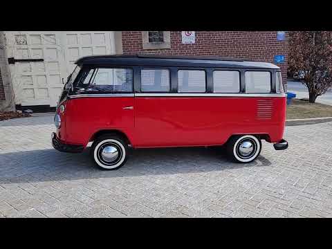 Gentry Lane - 1972 Volkswagen Kombi Bus