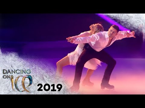 Joey Heindle rührt Jury zu Tränen nach seiner magischen Kür | FINALE | Dancing on Ice | SAT.1