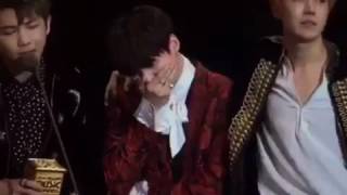 Suga Sobbing/Crying During Namjoon's Speech | MAMA 2016