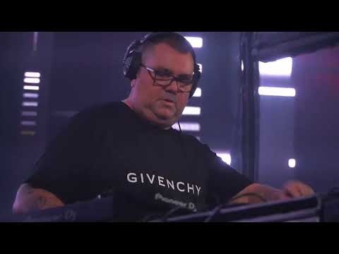 Yves Deruyter at @thedaybeforetomorrow3938  2025