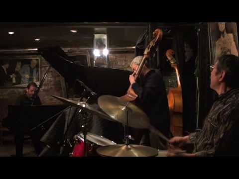 Marc Devine Trio plays "Dream" (Mercer)