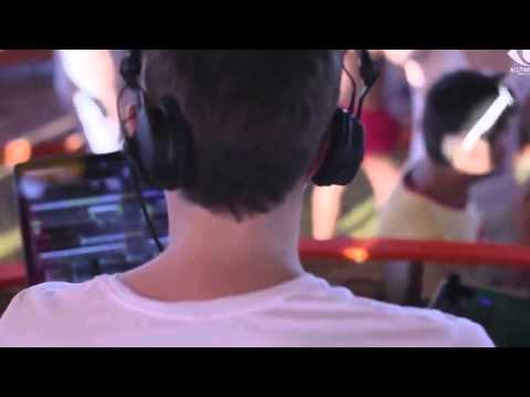 Optick B2B Adrian Eftimie live @ Weekend Non Stop Madness ( Kudos Beach )