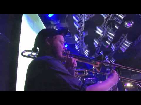 Hamleti a Monika Absolonová: Co je to láska (Kočka není pes