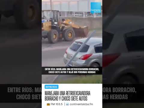 Caos total: destruyó autos con una retroexcavadora 😱🚜
