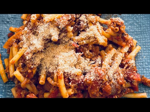 , title : 'EASY HEALTHY VEGAN PASTA with BOLOGNESE SAUCE'