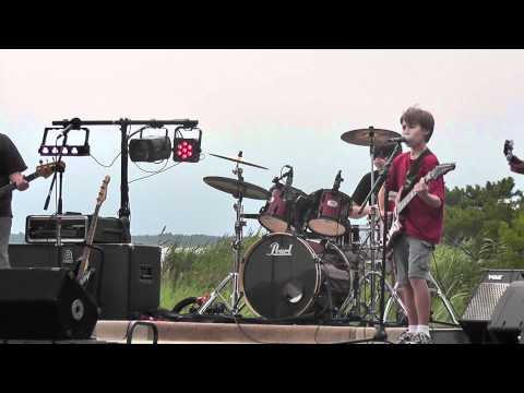 Awesome Kid Band - Thunderstruck