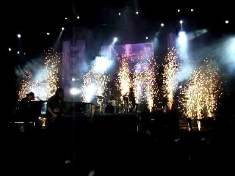 November Rain - Guns N Roses Live in Prague 27.09.10