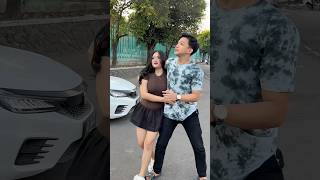 Download lagu Aku mendapat pelukan dari seorang gadis cantik. #tertawa #lucu #celana pendek #trending mp3