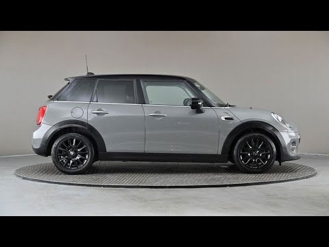 Mini Cooper 1.5 CLASSIC 6SPD 5DR **BI-TONE ROOF** - Image 2