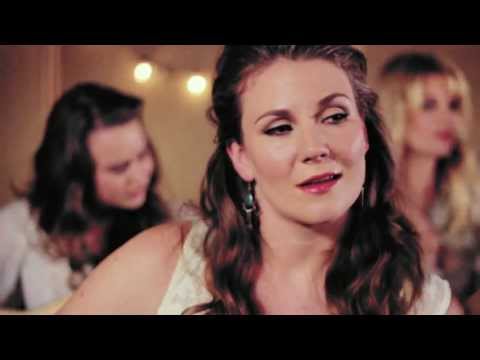 Della Mae - "Empire" (Official Video)