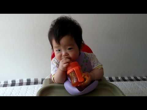 , title : '9 Month Old Baby Drinking from Straw (빨대컵으로 마시는 생후 9개월 아기)'