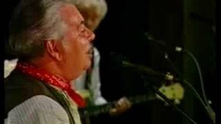 Champion Dung Spreader (live) - The Wurzels