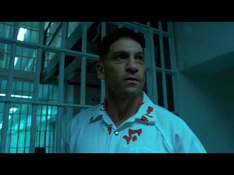 Pelea de The Punisher en la cárcel - Daredevil T2