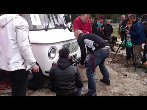 II Ogólnopolski Zlot Nysek Nysa Odpalanie Korbą