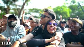 Download lagu Ngatmombilung ft. Miga Sadewa - Pingal (Live at Pesta Semalam Minggu Vol. 4) mp3 Download lagu Ngatmombilung ft. Miga Sadewa - Pingal (Live at Pesta Semalam Minggu Vol. 4) mp3