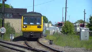 preview picture of video 'Northern Rail 142016 arriving into Morpeth'