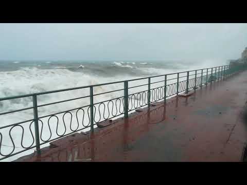 Mareggiata 11 dicembre 17 passeggiata di Genova  Nervi, tunnel.stazione