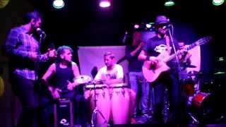 La niña de la palmera (Los Delinqüentes) -  Amanita Suit