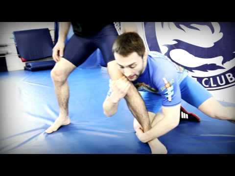 Szkoła Grapplingu: Zejście do nogi na nisko