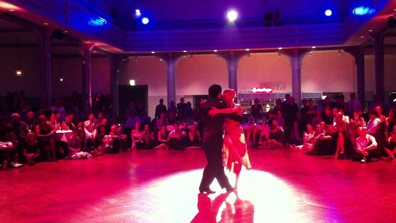 Sebastian Arce y Mariana Montes 3/4