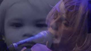 bettie serveert log 22