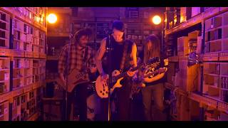 Video thumbnail for CME Plugged In #1 | Huntsmen "Canary King" | Live At Chicago Music Exchange | CME Sessions by Chicago Music Exchange