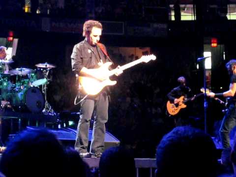 Ghost of Tom Joad - Springsteen (Nils killer solo)