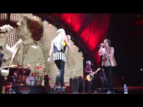Wild Horses - Rolling Stones w/Gwen Stefani (3-May-13)