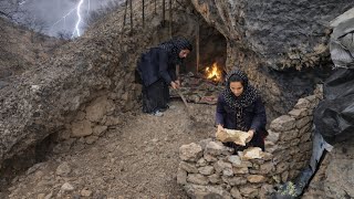 Download lagu Winter Cave Life| How a Lone Woman Builds a Cave Shelter in the Mountains for Survival?🏔️🔥 mp3 Download lagu Winter Cave Life| How a Lone Woman Builds a Cave Shelter in the Mountains for Survival?🏔️🔥 mp3