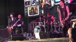 Joan Jett - Toronto - July 11, 2017 - Victim of Circumstance, Cherry Bomb & Do You Wanna Touch