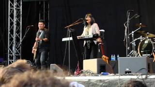 Buffy Sainte-Marie - He&#39;s An Indian Cowboy In The Rodeo + Indian dance number