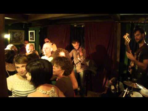 LORIENT 2012 - KENDIRVI - Pilé menu à la Taverne du Roi Morvan