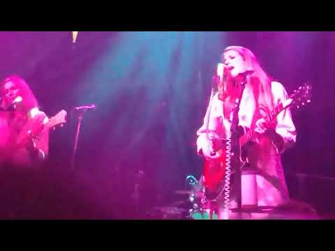 Shook Twins - "Everywhere" (Fleetwood Mac Cover) Live at The Wild Buffalo - Bellingham, Wa 12/11/22