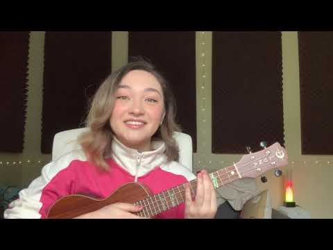 Sick Riffs #112: mxmtoon teaches you how to play cliché on ukulele