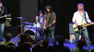 The Pat Travers Band - Interview &amp; Rock &#39;N&#39; Roll Suzie (Bing Lounge)