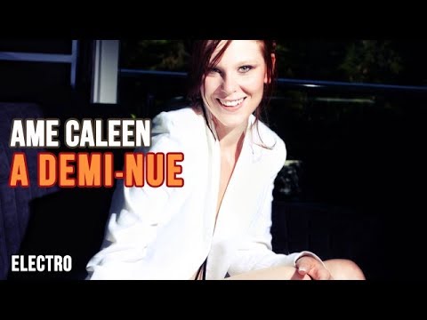 A demi-Nue - AME CALEEN