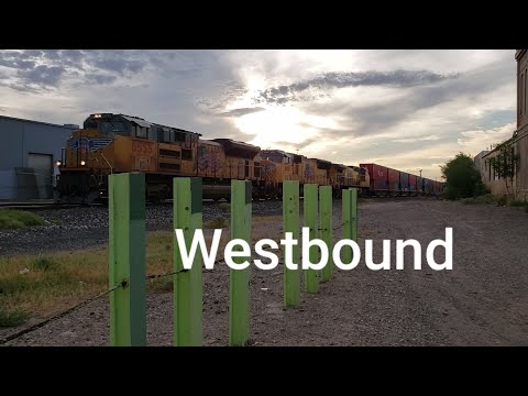 WB Union Pacific 8555 Leads Mix Intermodal Train in El Paso, TX