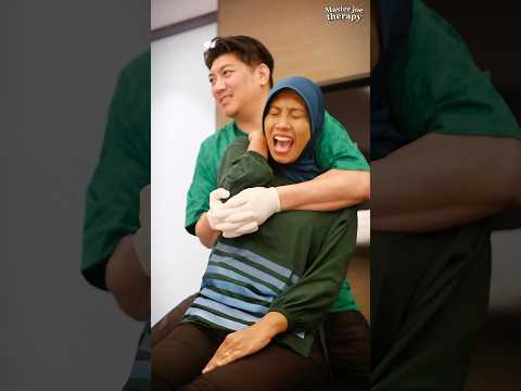 FAR FAR FROM FIXING A FROZENSHOULDER FROM MERAUKE‼️😭 #masterjoebonesetting #bonesetting #chiropra...