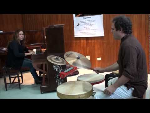 Heloisa Fernandes: piano; Ari Colares: percussão (Candeias)