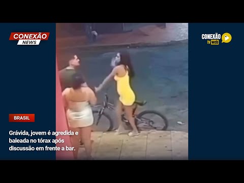 Vídeo: Grávida, jovem é agredida e baleada no tórax após discussão em frente a bar.